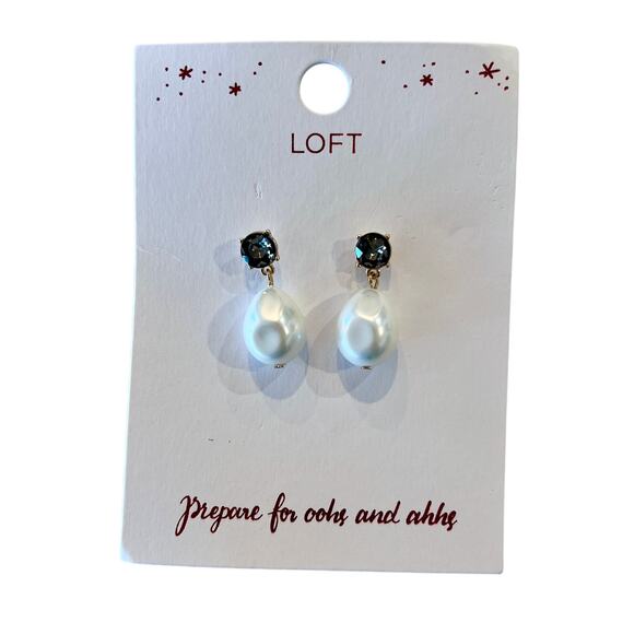 NWT LOFT Pearl/Rhinestone Gold Mini Drop Earrings - Picture 2 of 4